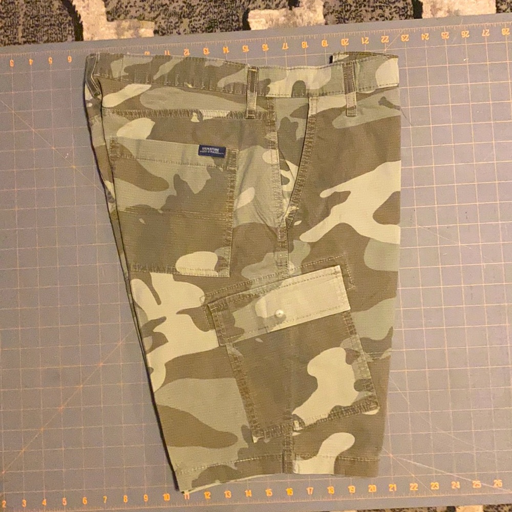 Men’s cargo shorts